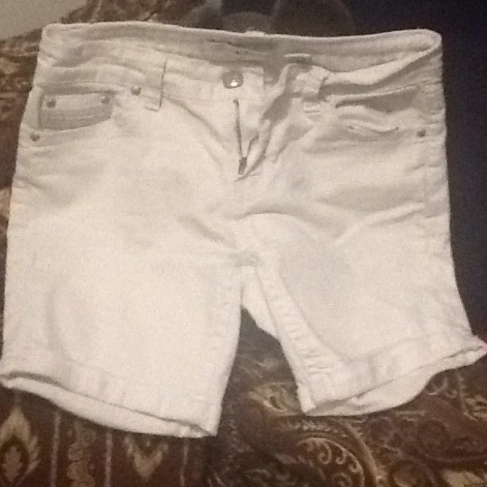 Summer mid length summer short